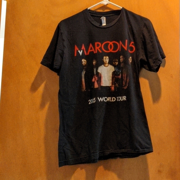Maroon 5 concert t-shirt (2015) - Picture 4 of 7